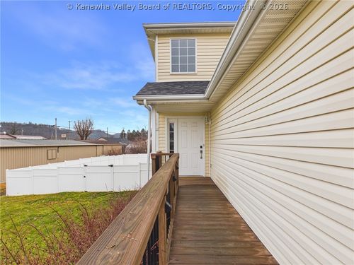 24 Long St, Winfield, WV, 25213-9543 | Card Image