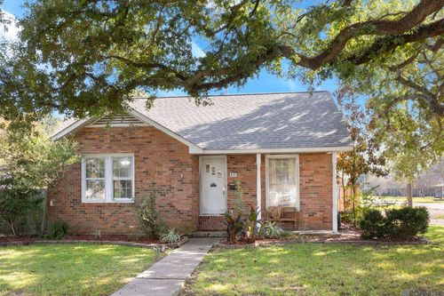 835 Whitehead Blvd, Port Allen, LA, 70767-3170 | Card Image