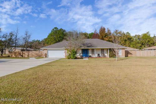 1803 Henderson St, Waveland, MS, 39576-3331 | Card Image