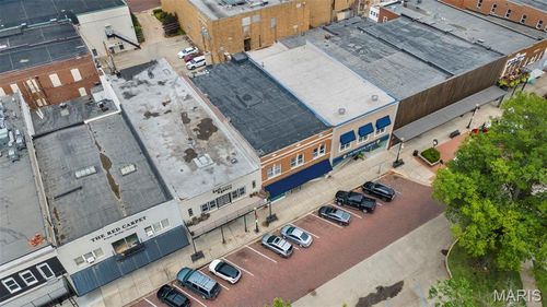 112 Front St, Sikeston, MO, 63801-8592 | Card Image