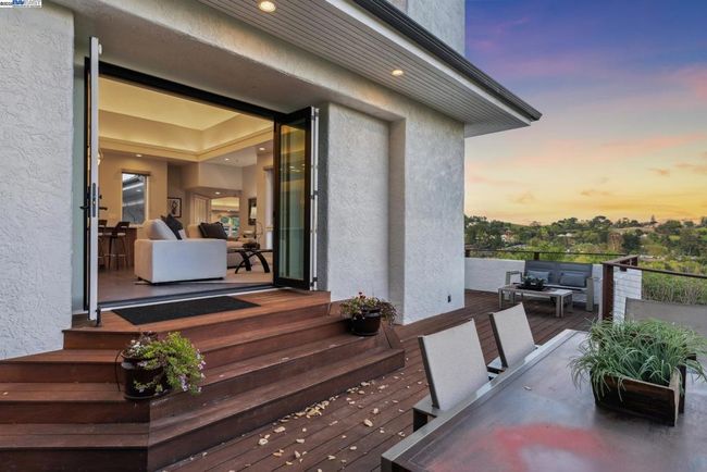 11 Leslyn Ln, House other with 5 bedrooms, 6 bathrooms and 2 parking in Lafayette CA | Image 24