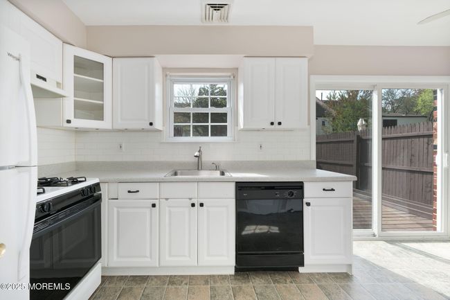 156 Greenwood Loop Rd, Townhouse with 2 bedrooms, 2 bathrooms and null parking in Brick NJ | Image 8