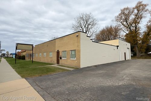 25916 W 7 Mile Rd, Redford, MI, 48240-1807 | Card Image