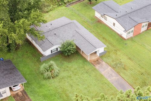 111 Whitney Ave Ne, Huntsville, AL, 35811-1432 | Card Image
