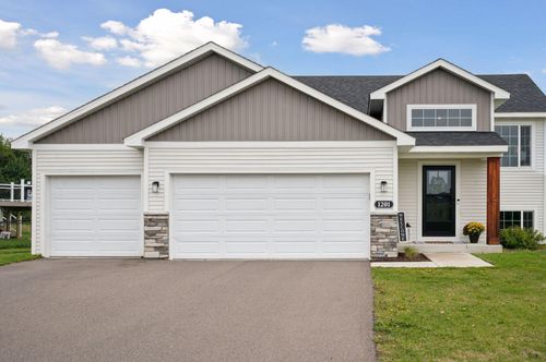 1201 7th Ave Ne, Isanti, MN, 55040 | Card Image