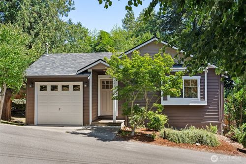 2446 Sw Webster St, Seattle, WA, 98106-1736 | Card Image
