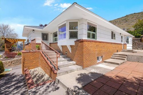 1103 Newcastle Ave, Klamath Falls, OR, 97601-1871 | Card Image
