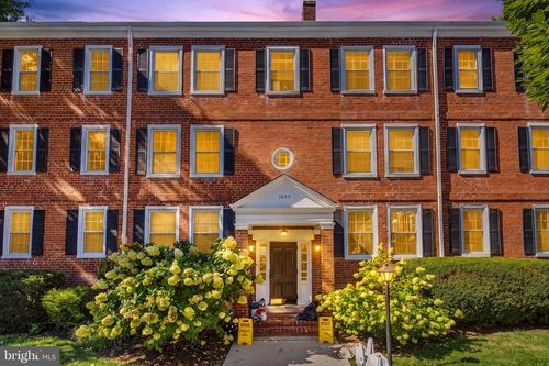 c1-3035 S Buchanan St, ARLINGTON, VA, 22206-1529 | Card Image