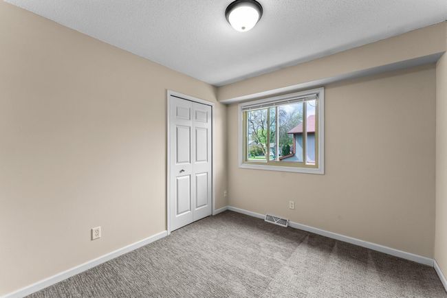 4252 Thornhill Ln, Townhouse with 3 bedrooms, 2 bathrooms and null parking in Vadnais Heights MN | Image 43