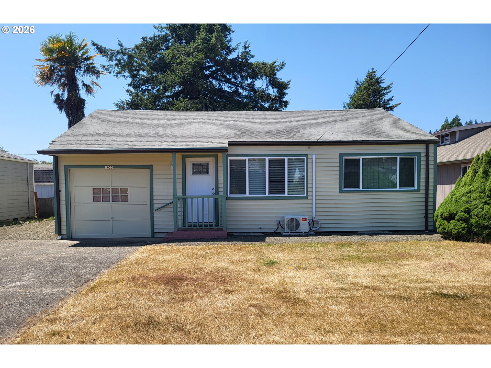 Residential in Coquille