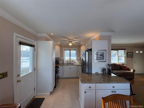 17 Whiting Rd, East Quogue, NY, 11942-4905 | Card Image