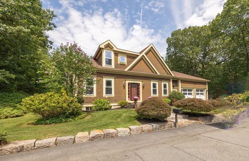 9 Washington Ave, Woburn, MA, 01801-4555 | Card Image