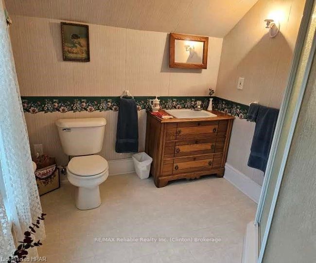 75551 Bluewater Highway, Home with 4 bedrooms, 1 bathrooms and 10 parking in Huron ON | Image 12