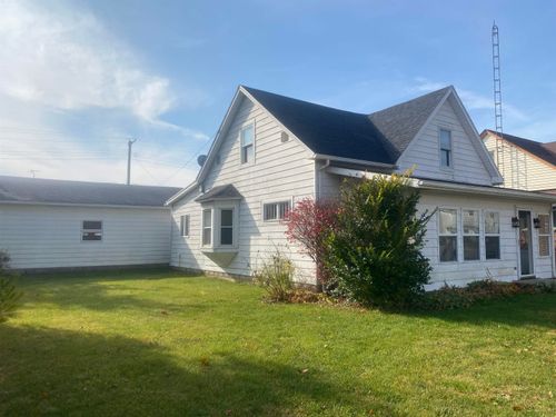 220 E Main St, Saratoga, IN, 47382 | Card Image
