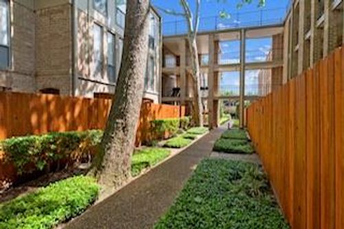 apt-453-4641 Wild Indigo St, Houston, TX, 77027-7063 | Card Image