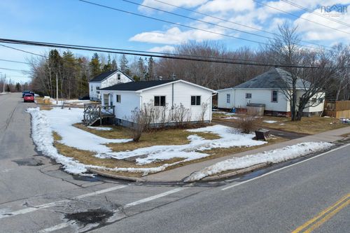 228 Murphy Rd, Sydney, NS, B1R1W7 | Card Image