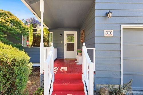 71 San Juan Dr, Port Townsend, WA, 98368-8917 | Card Image