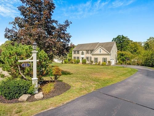 11 Whirty Cir, Hopkinton, MA, 01748-2351 | Card Image