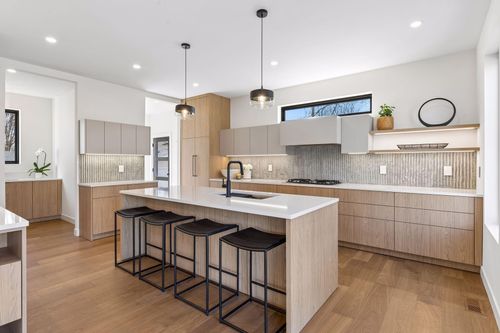 5900 Abbott Ave S, Edina, MN, 55410-2812 | Card Image