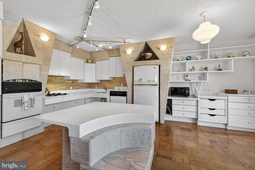 6-a-2100 Washington Ave, SILVER SPRING, MD, 20910-2605 | Card Image