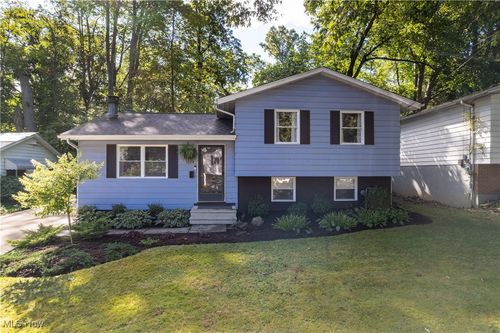 1029 Karen Dr, Akron, OH, 44313-5231 | Card Image