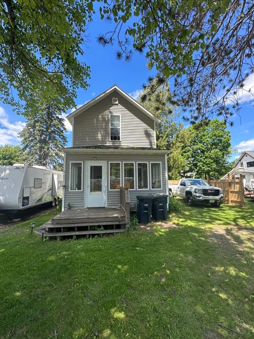 402 W Washington St, Crandon, WI, 54520-1371 | Card Image