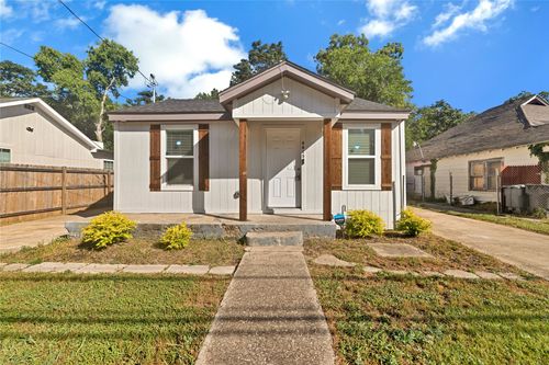 4015 Spring Ave, Dallas, TX, 75210-2063 | Card Image