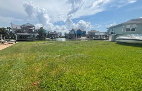 422 Tahiti Rd, Tiki Island, TX, 77554-9192 | Card Image