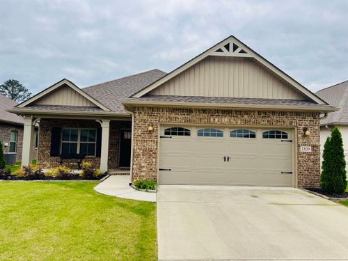 1809 Shadowbrook Ln, Cullman, AL, 35055-9567 | Card Image