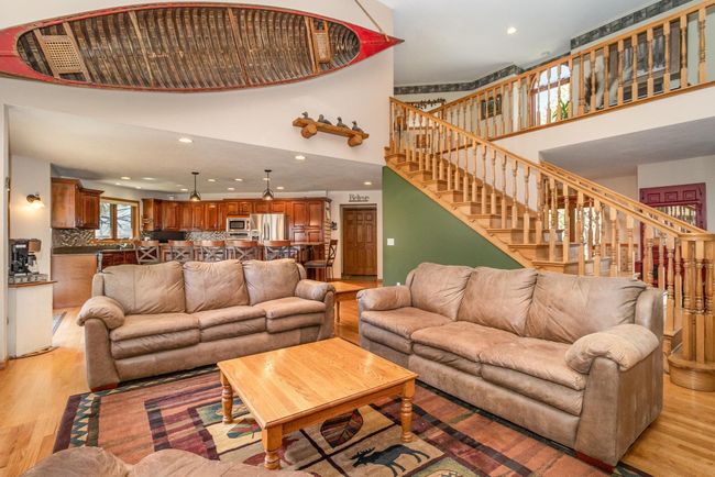 Living Room | Image 11