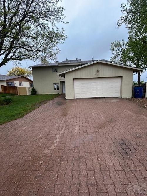21 Terrace Dr, Pueblo, CO, 81001-1135 | Card Image