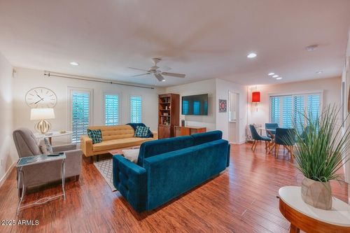 102-5221 N 24th St, Phoenix, AZ, 85016-3589 | Card Image