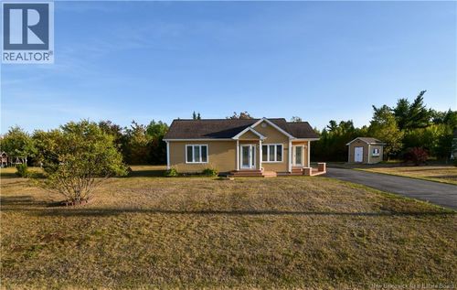 700 Rue Isabelle, Canton Des Basques, NB, E1X2J1 | Card Image