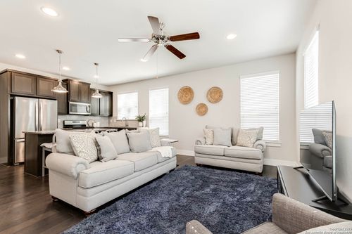 101-211 Claremont Ave, San Antonio, TX, 78209-6805 | Card Image