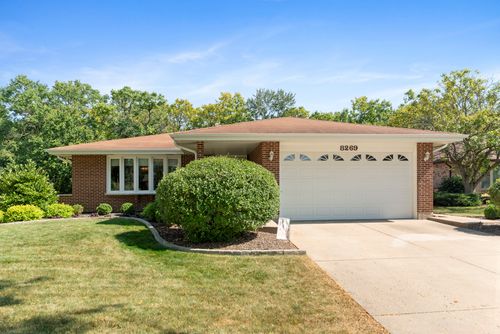 8269 Meadowwood Ave, Woodridge, IL, 60517-7720 | Card Image