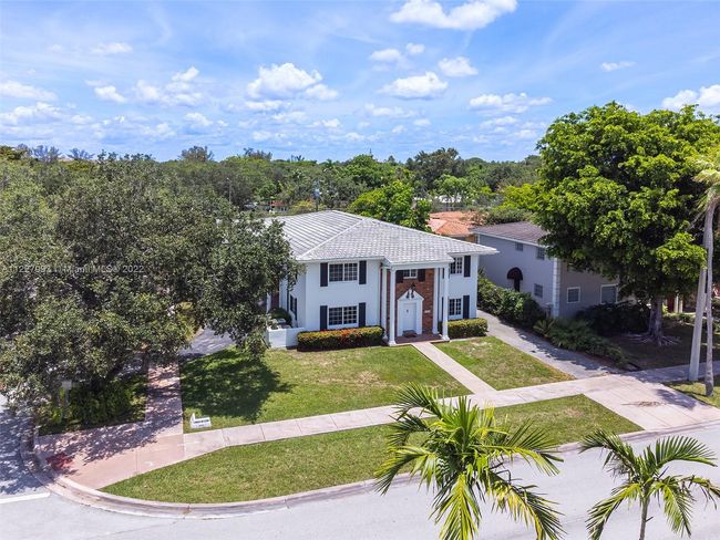 4995 Ponce De Leon Blvd / 1050 Sistina Av, Home with 0 bedrooms, 0 bathrooms and 8 parking in Coral Gables FL | Image 42