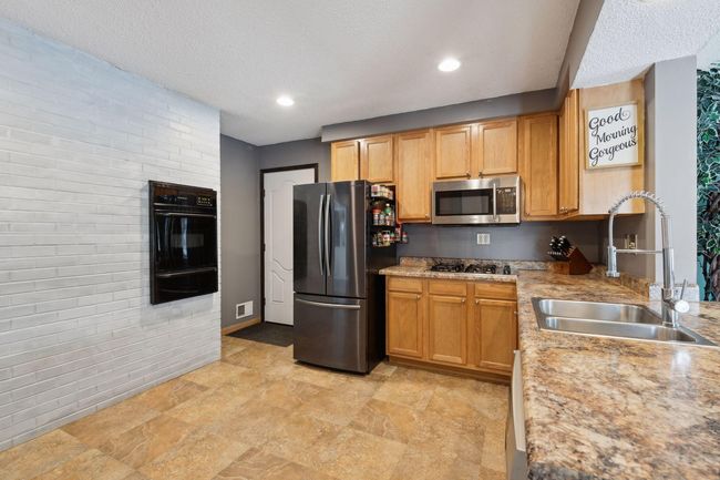 Large kitchen! | Image 6