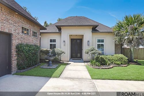 16052 Magnolia Trace Pkwy, Saint George, LA, 70817-1653 | Card Image
