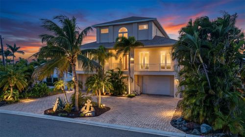 532 Johns Pass Ave, MADEIRA BEACH, FL, 33708-2366 | Card Image