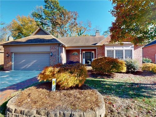 914 Flicker Ln, High Point, NC, 27262-7408 | Card Image