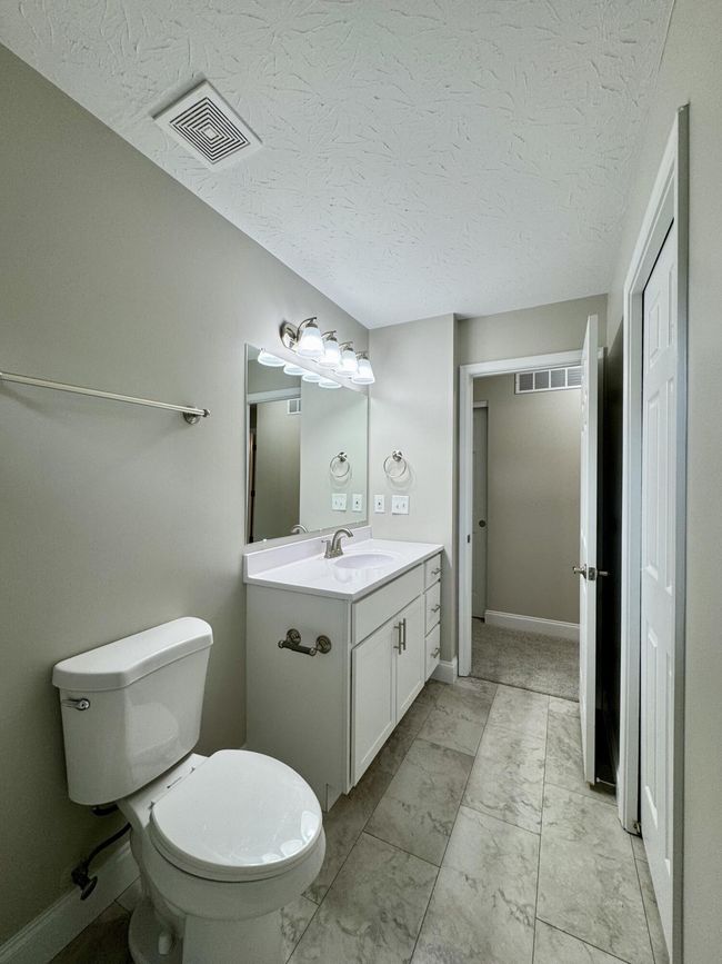 1039 Meadowbrook Ct, House other with 4 bedrooms, 2 bathrooms and null parking in Hebron KY | Image 32