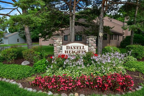 c-N81W13635 Golfway Drive, Menomonee Falls, WI, 53051 | Card Image