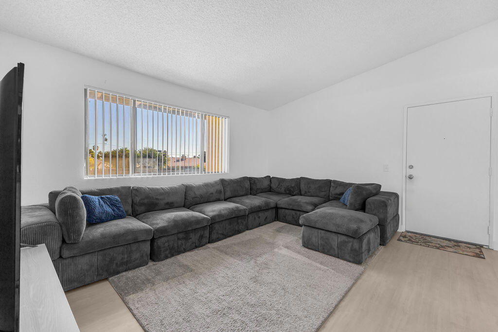 Residential Lease in Cathedral City 5