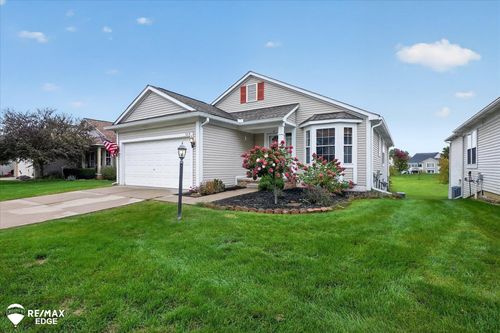 5219 Sandalwood Cir, Grand Blanc, MI, 48439-4266 | Card Image