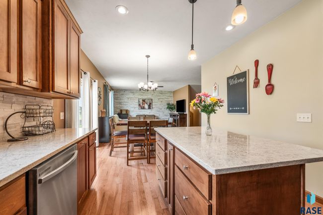 100 Oak Ave, House other with 6 bedrooms, 4 bathrooms and null parking in Crooks SD | Image 15