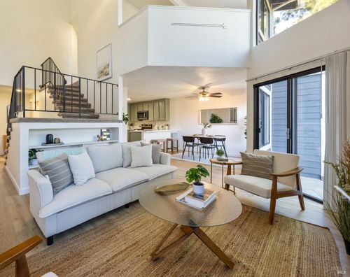 902 Marylyn Cir, Petaluma, CA, 94954-5897 | Card Image