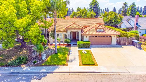 3711 W Victor Ave, Visalia, CA, 93277-7087 | Card Image