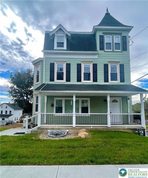 frnt-1a-1124 2nd St, CATASAUQUA, PA, 18032-3203 | Card Image