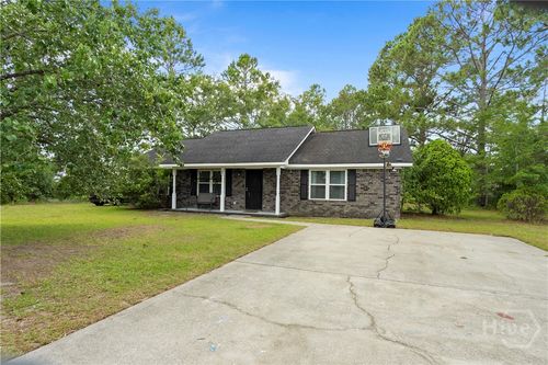 65 Fabian Ln, Hinesville, GA, 31313-8111 | Card Image