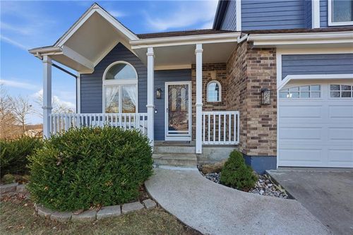 2401 Ne Springbrook St, Blue Springs, MO, 64014-1407 | Card Image